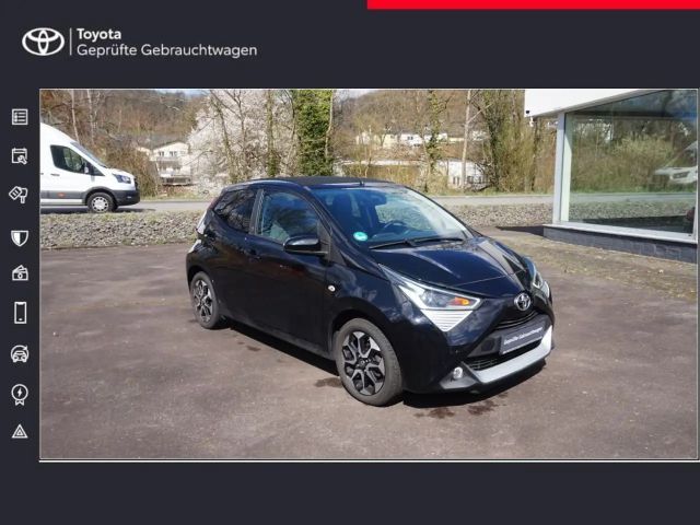 Toyota Aygo X Play Team D
