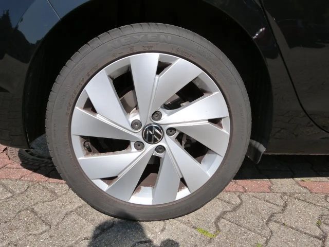 Volkswagen Golf 1.5 eTSI DSG Style