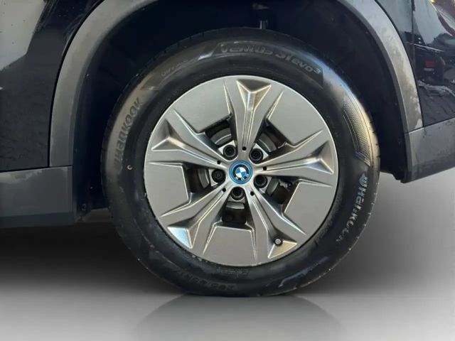 BMW iX1 xDrive30
