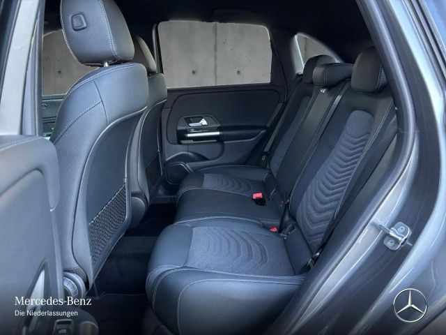 Mercedes-Benz B 180 Progressive Sedan