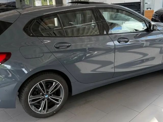 BMW 118 118i Sedan Sport Line