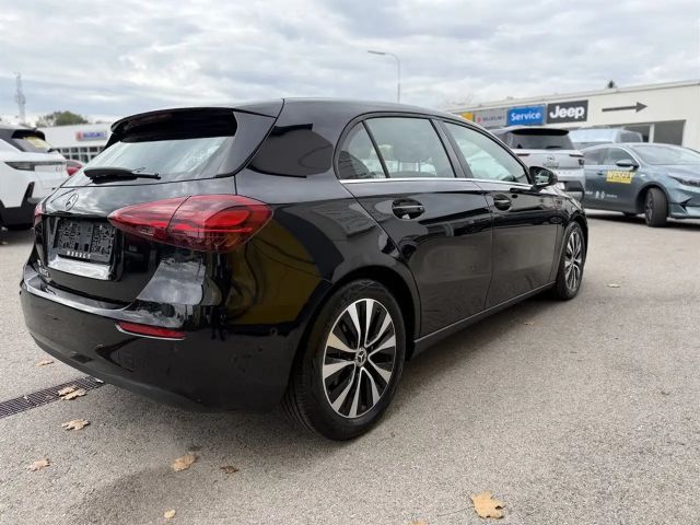 Mercedes-Benz A 180 A 180 d