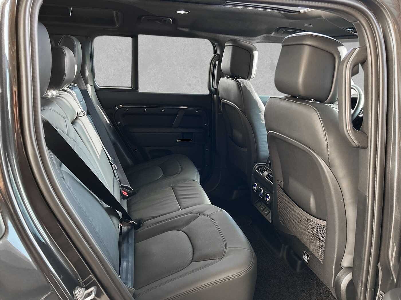 Land Rover Defender 110 Dynamic HSE