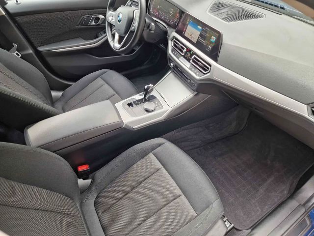 BMW 320 320d Advantage pakket