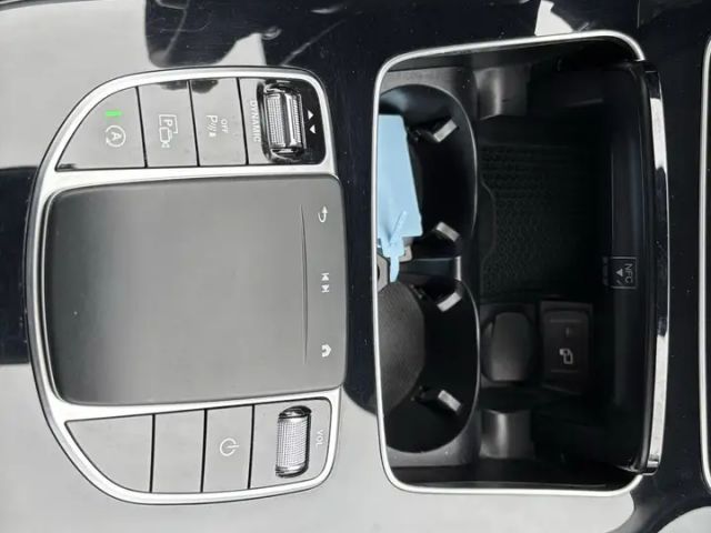 Mercedes-Benz E 200 AVANTGARDE Sedan