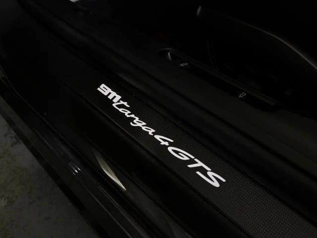 Porsche 911 4 Cabrio GTS Targa