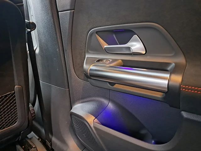 Mercedes-Benz B 200 AMG Line B 200 d Sedan