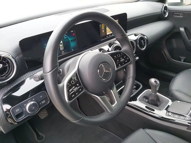 Mercedes-Benz A 180 A 180 d Style