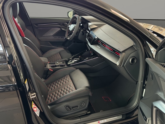 Audi RS3 Quattro S-Tronic Sedan