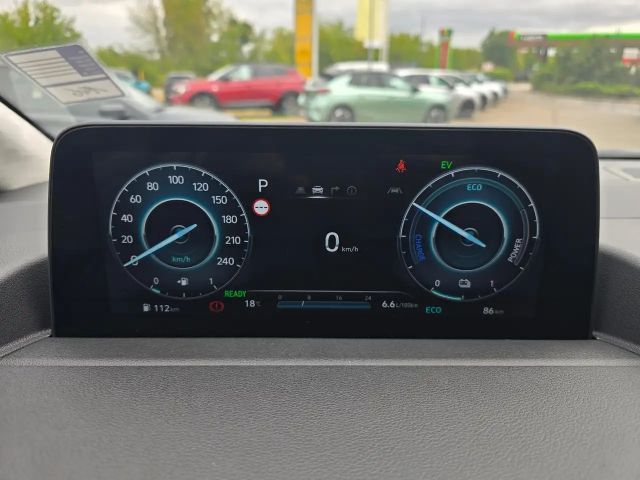 Hyundai Staria Signature