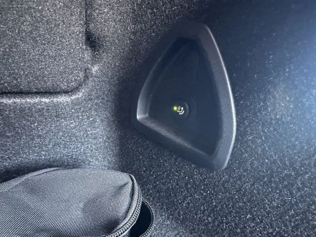 BMW 330 330i M-Sport Sedan