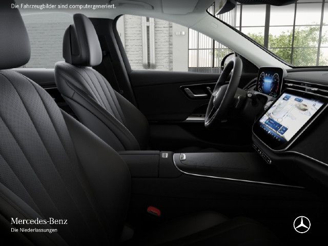 Mercedes-Benz E 200 Sedan