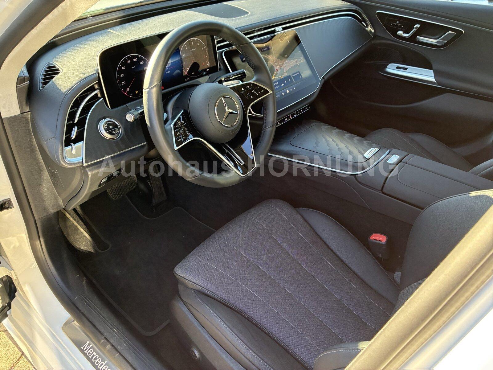 Mercedes-Benz E 200 AVANTGARDE Sedan