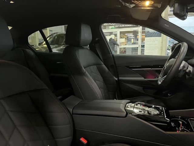 BMW 520 520i M-Sport Sedan