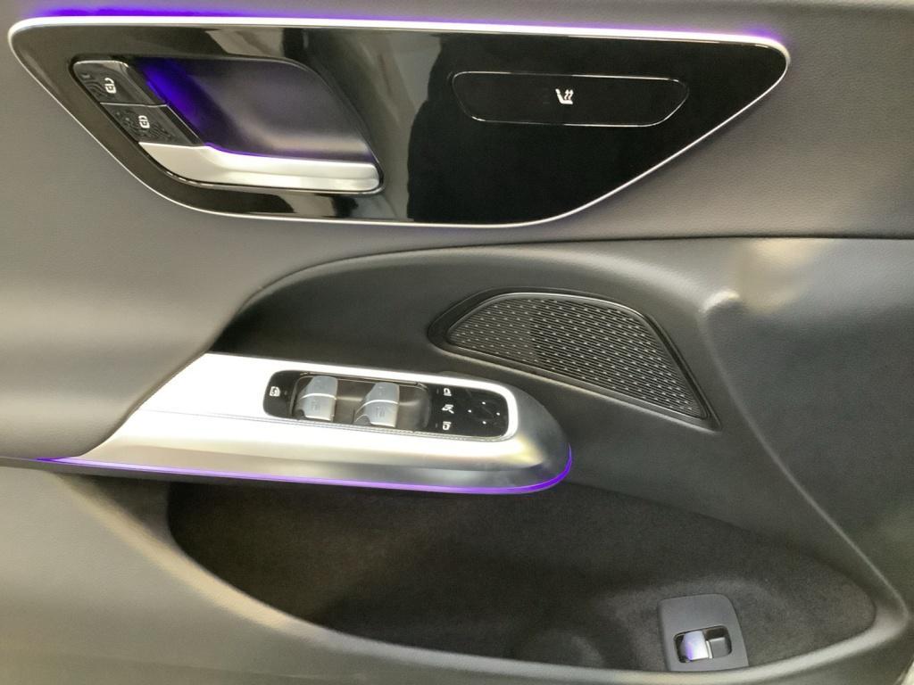 Mercedes-Benz E 200 4MATIC AVANTGARDE Sedan