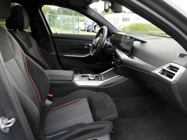 BMW 320 320d M-Sport Sedan xDrive