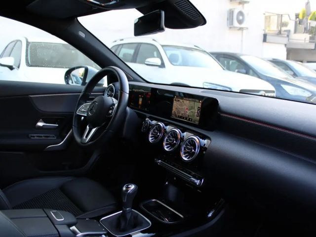 Mercedes-Benz A 180 /Sitzhzg/Kamera/Navi/Spur/Tempomat/AHK