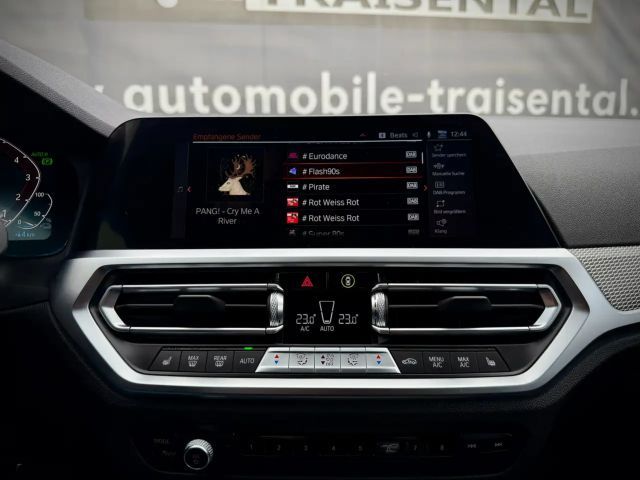 BMW 330 330e M-Sport xDrive