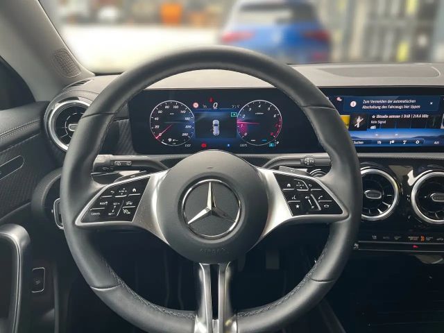 Mercedes-Benz CLA 180 Progressive