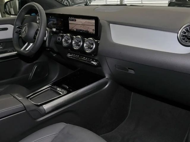 Mercedes-Benz GLA 200 AMG Line