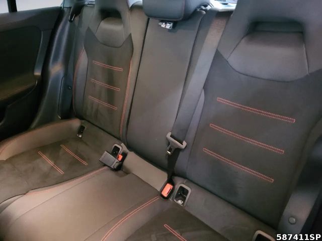 Mercedes-Benz CLA 200 AMG Line