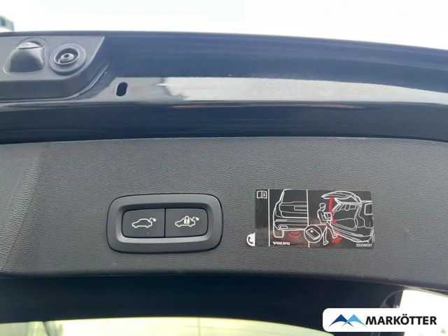 Volvo XC40 AWD R-Design Recharge