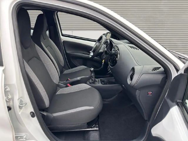 Toyota Aygo X Business