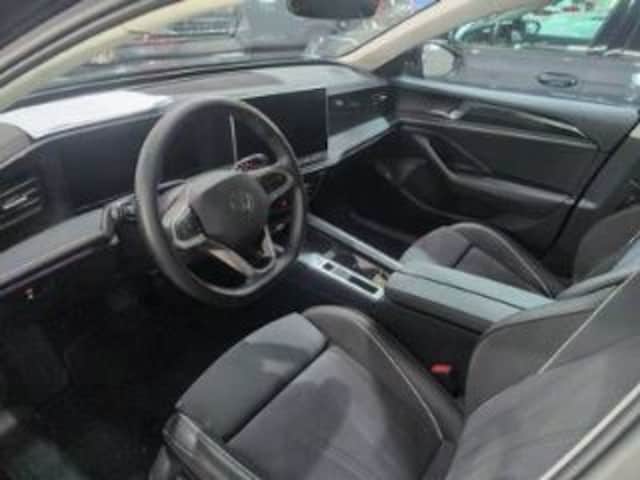 Volkswagen Passat 1.5 eTSI Business DSG Variant