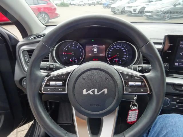 Kia XCeed EDITION, LM, KLIMA, BEH. SITZE, METALLIC