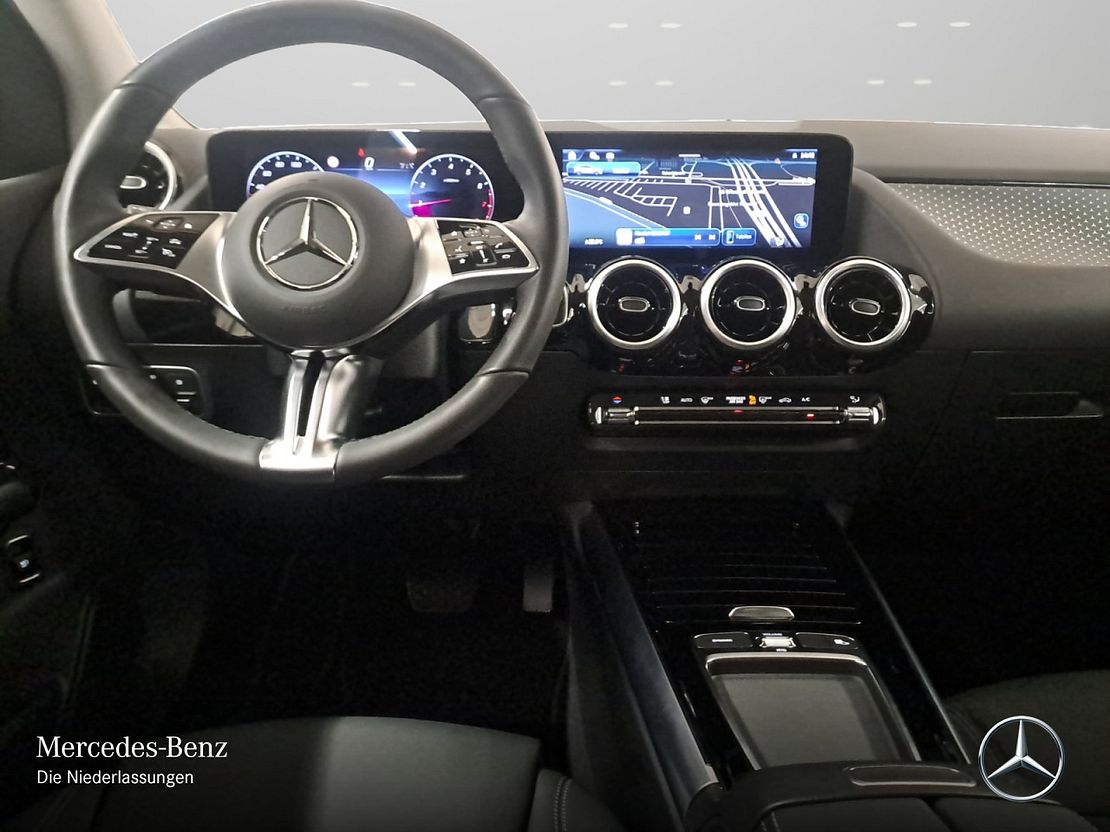 Mercedes-Benz B 220 4MATIC Sedan