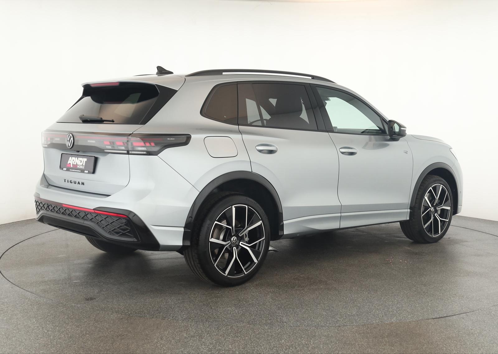 Volkswagen Tiguan 2.0 TSI DSG IQ.Drive R-Line