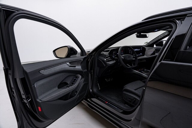 Audi A6 Avant Quattro S-Tronic