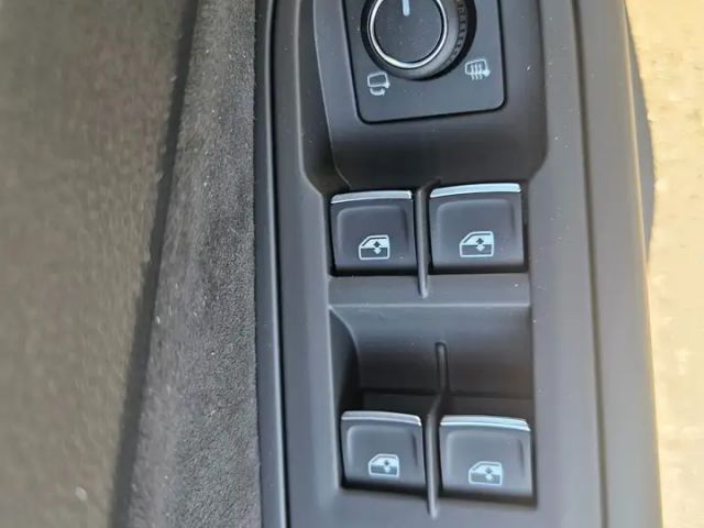 Volkswagen Golf Business DSG Variant