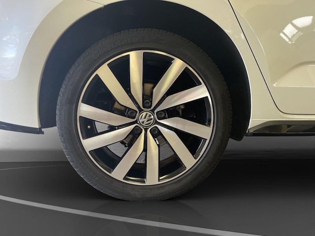 Volkswagen Touran 1.5 TSI R-Line