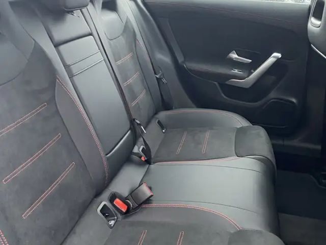 Mercedes-Benz CLA 180 AMG Line