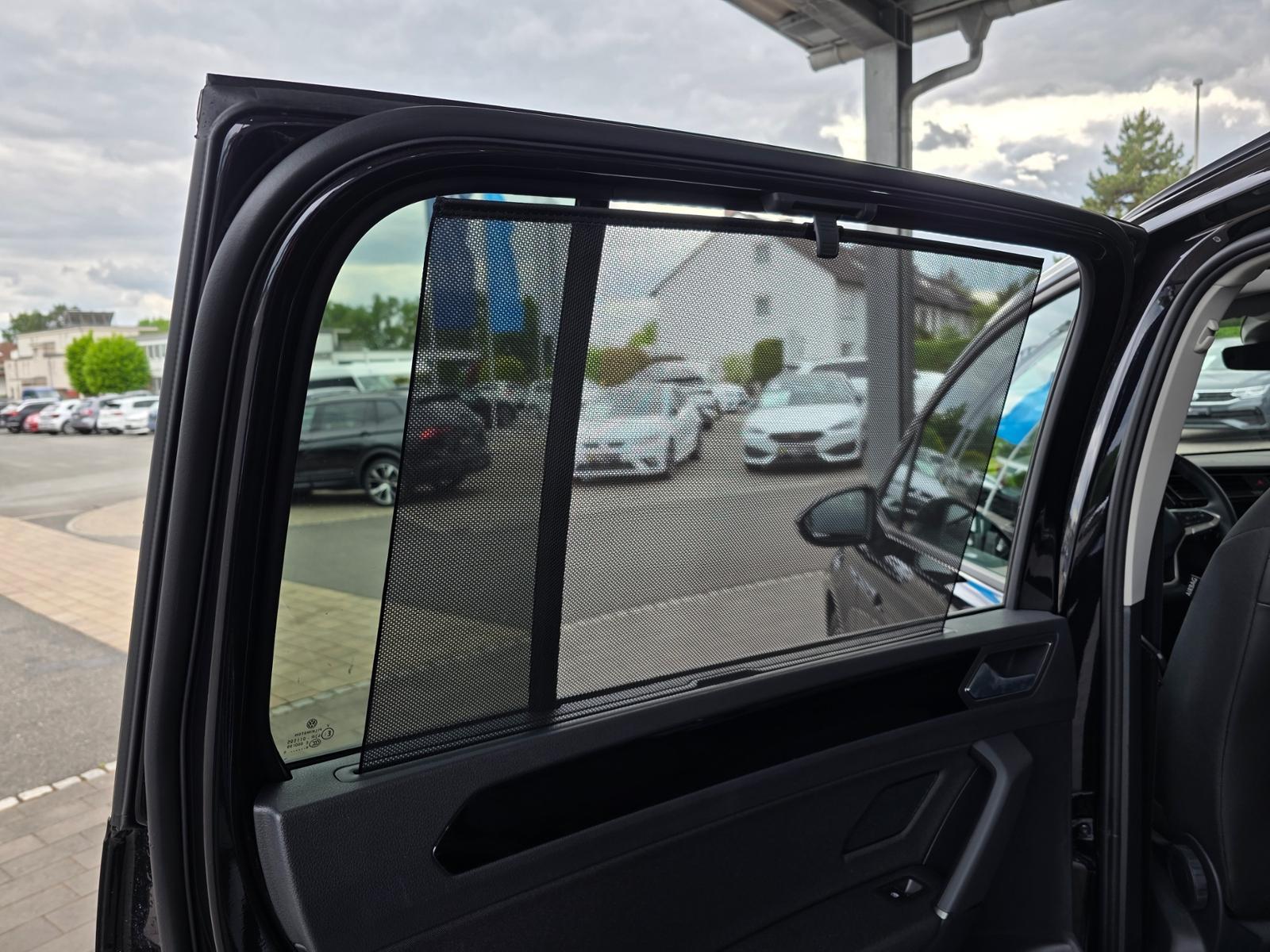 Volkswagen Touran 1.5 TSI DSG IQ.Drive R-Line