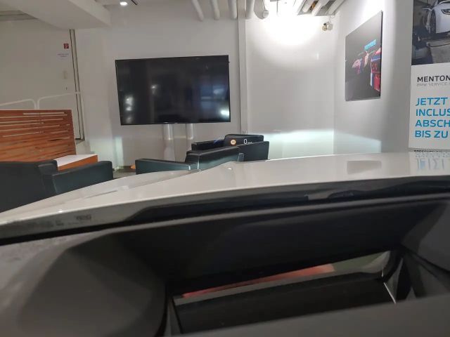 BMW 330 330e M-Sport xDrive