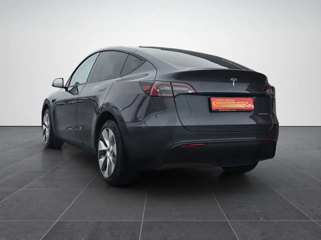 Tesla Model Y AWD