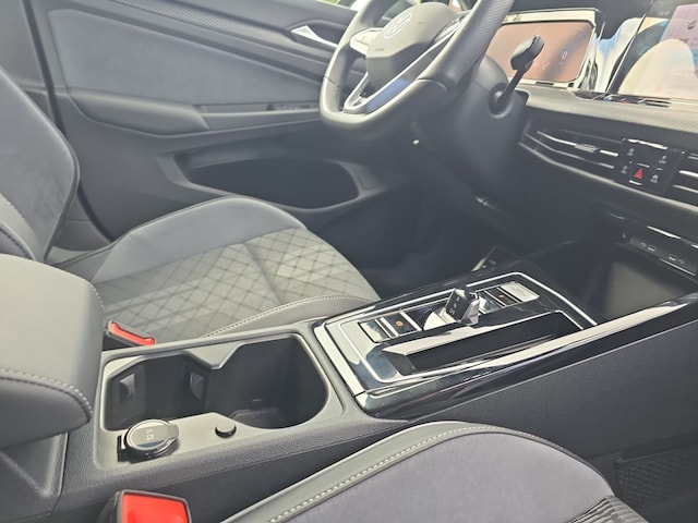 Volkswagen Golf 1.5 TSI IQ.Drive R-Line Variant