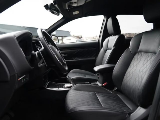 Mitsubishi Outlander 4WD PHEV