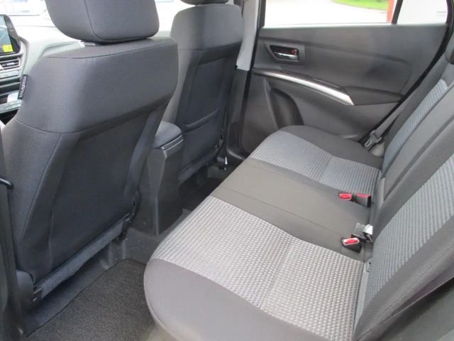 Suzuki S-Cross Hybrid