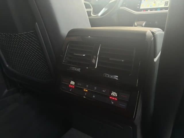 Volkswagen Touareg 3.0 V6 TDI R-Line Style