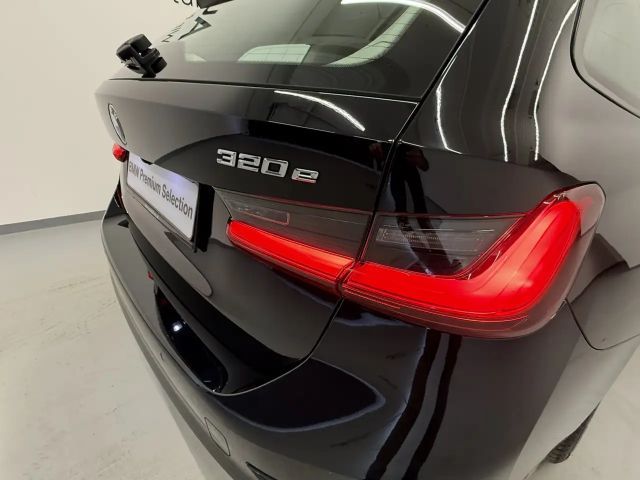 BMW 320 320e xDrive