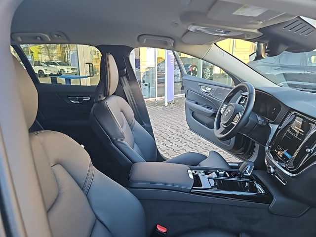 Volvo V60 AWD Dark Plus T6