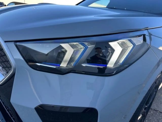 BMW iX2 eDrive 20 U10