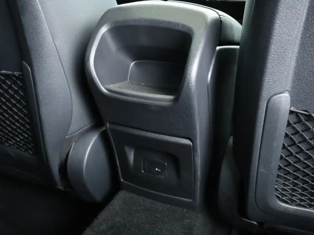 Mercedes-Benz A 180 A 180 d Progressive