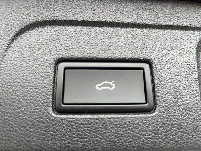 Volkswagen Touran 1.5 TSI DSG R-Line