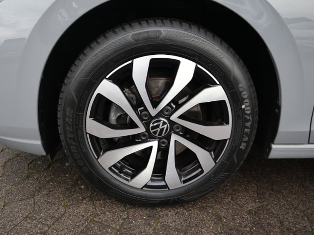 Volkswagen Golf 1.5 TSI Golf VIII