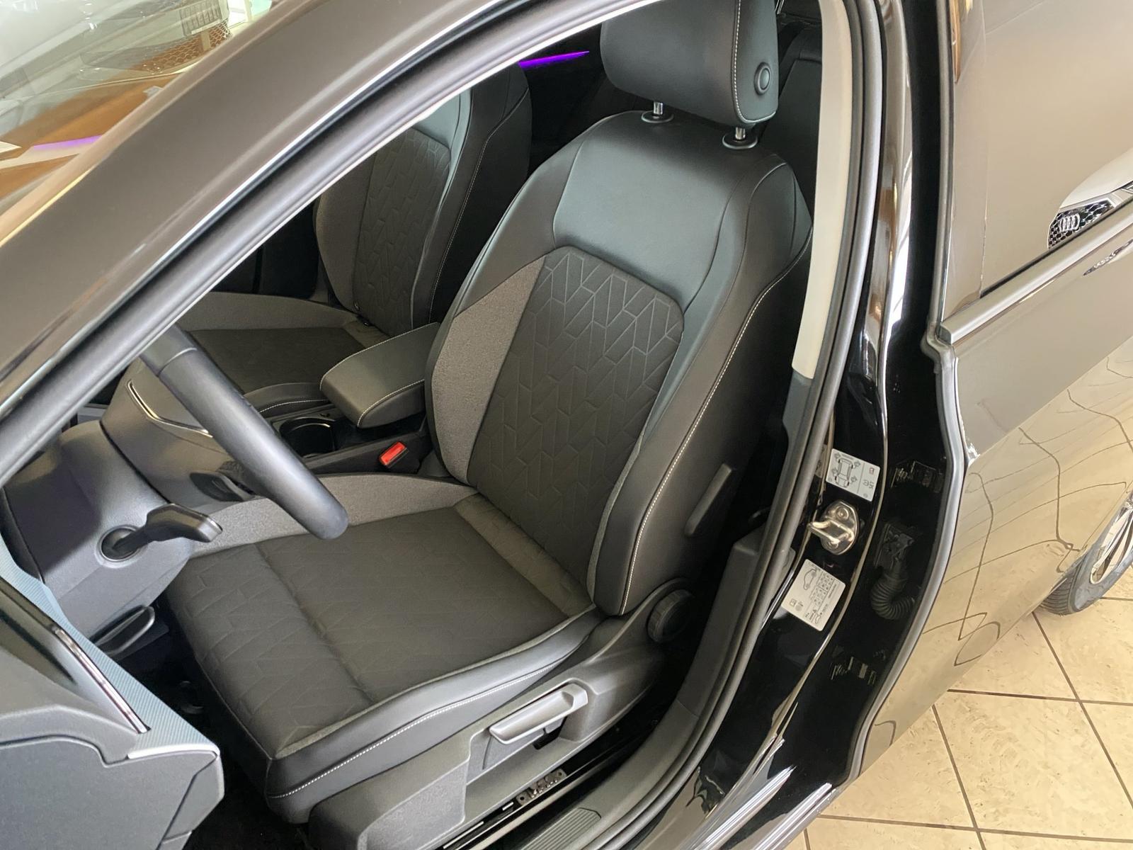 Volkswagen Golf 1.5 eTSI BMT DSG Golf VIII Life