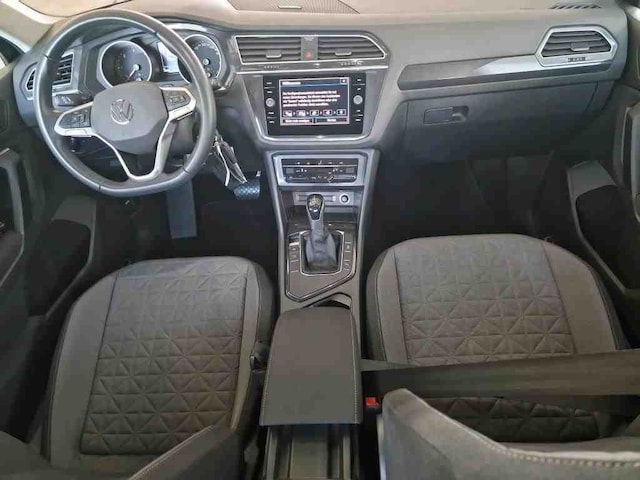 Volkswagen Tiguan AHK*NAVI*LED*RFK*PDC*17LM*ACC*GRA*AUT